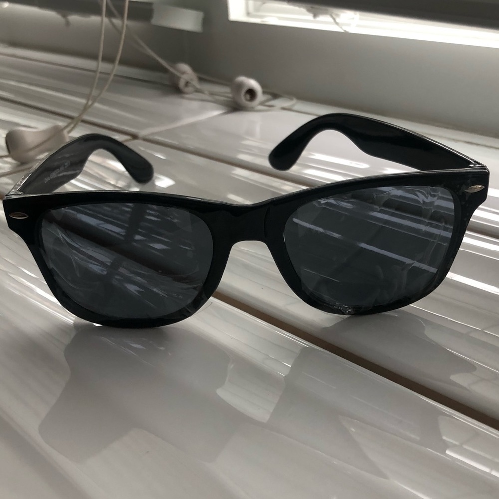 Black sunglasses